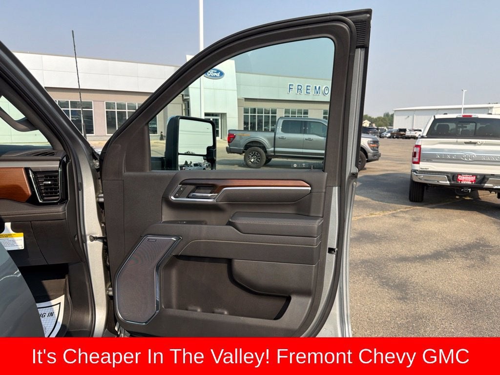 2025 GMC Sierra 2500 HD Denali