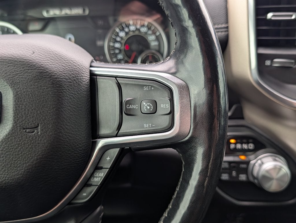 2019 RAM 1500 Laie Crew Cab 4x4 5'7' Box