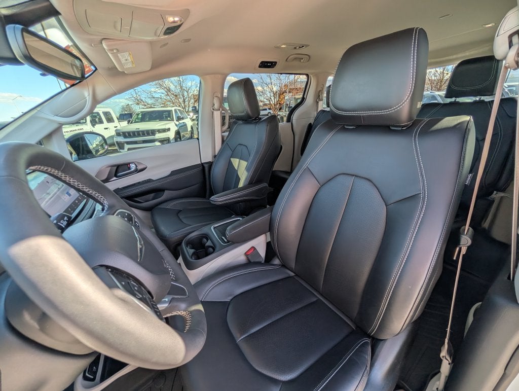 2024 Chrysler Pacifica Touring L AWD