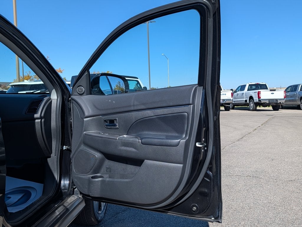 2025 Mitsubishi Outlander Sport Base