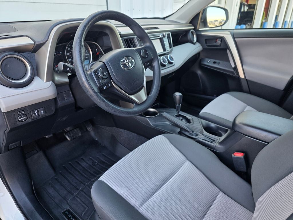 2015 Toyota RAV4 LE