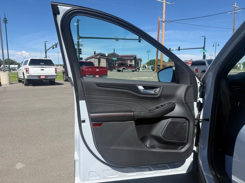 2025 Ford Escape ST-Line Select - Photo 10