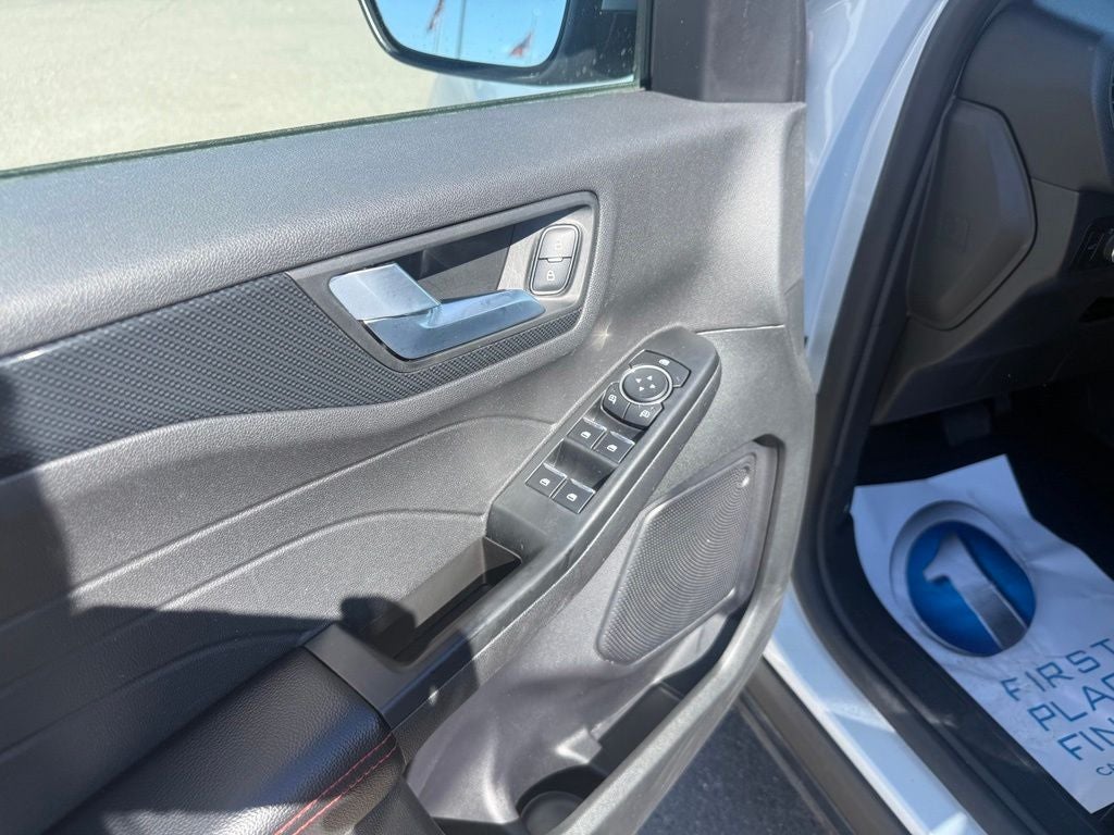 2025 Ford Escape ST-Line Select - Photo 11