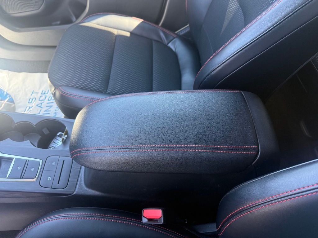 2025 Ford Escape ST-Line Select - Photo 15