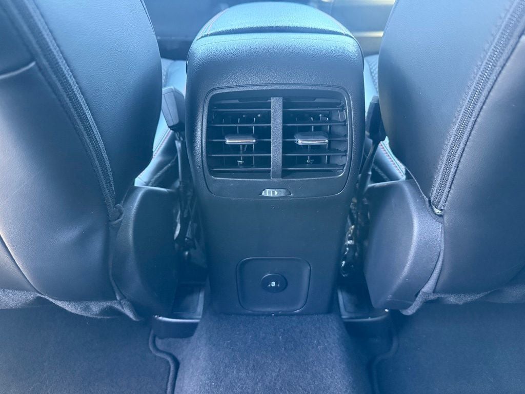 2025 Ford Escape ST-Line Select - Photo 33