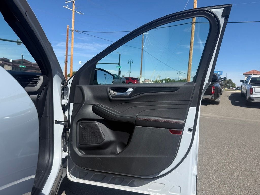 2025 Ford Escape ST-Line Select - Photo 40