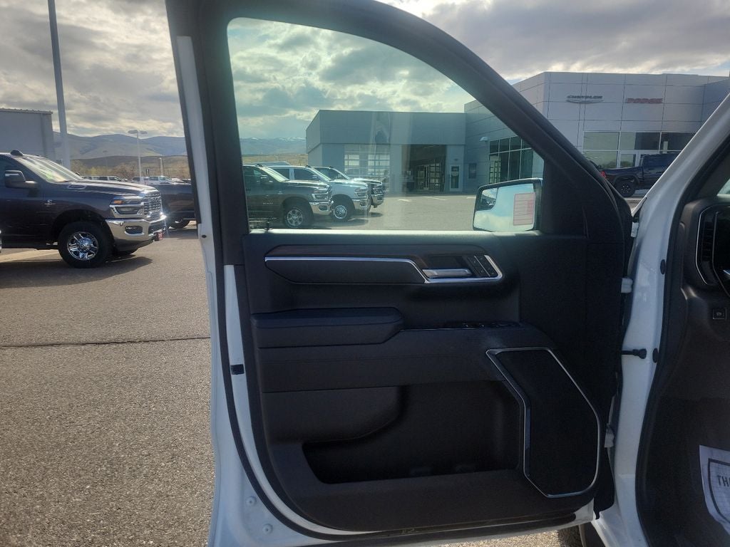 2025 GMC Sierra 1500 SLT - Photo 12
