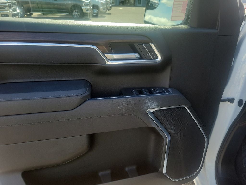 2025 GMC Sierra 1500 SLT - Photo 13