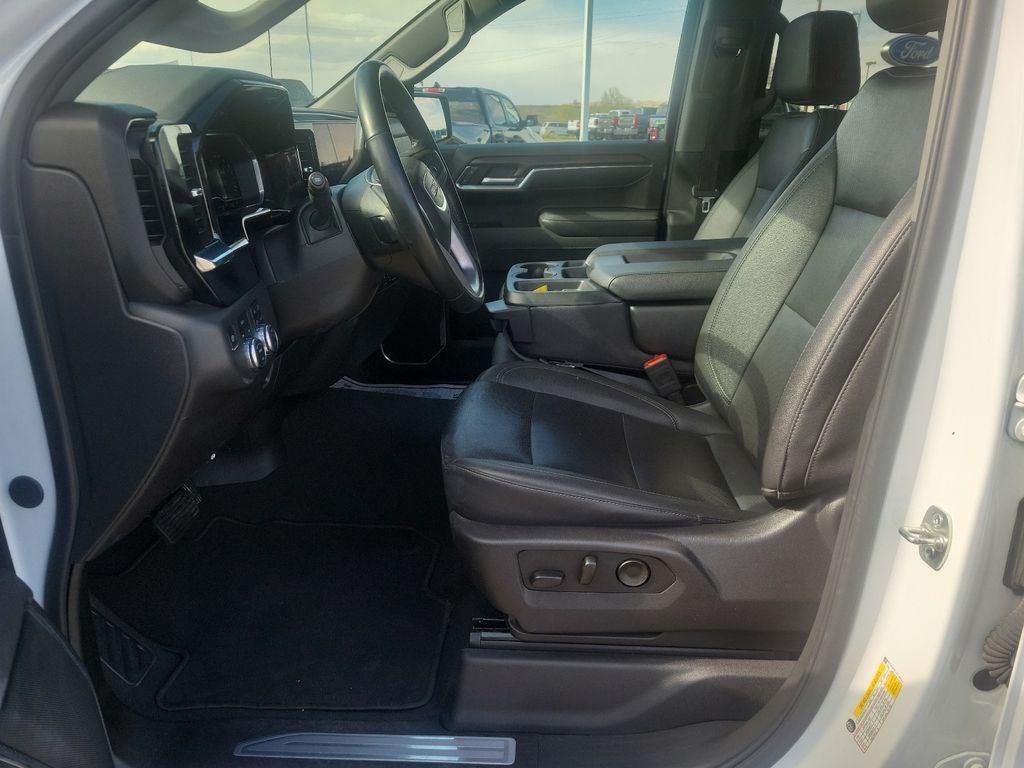 2025 GMC Sierra 1500 SLT - Photo 14