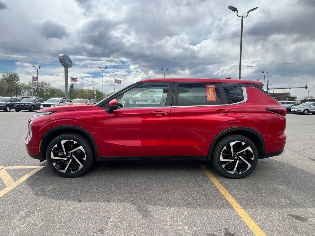 2023 Mitsubishi Outlander SE - Photo 12