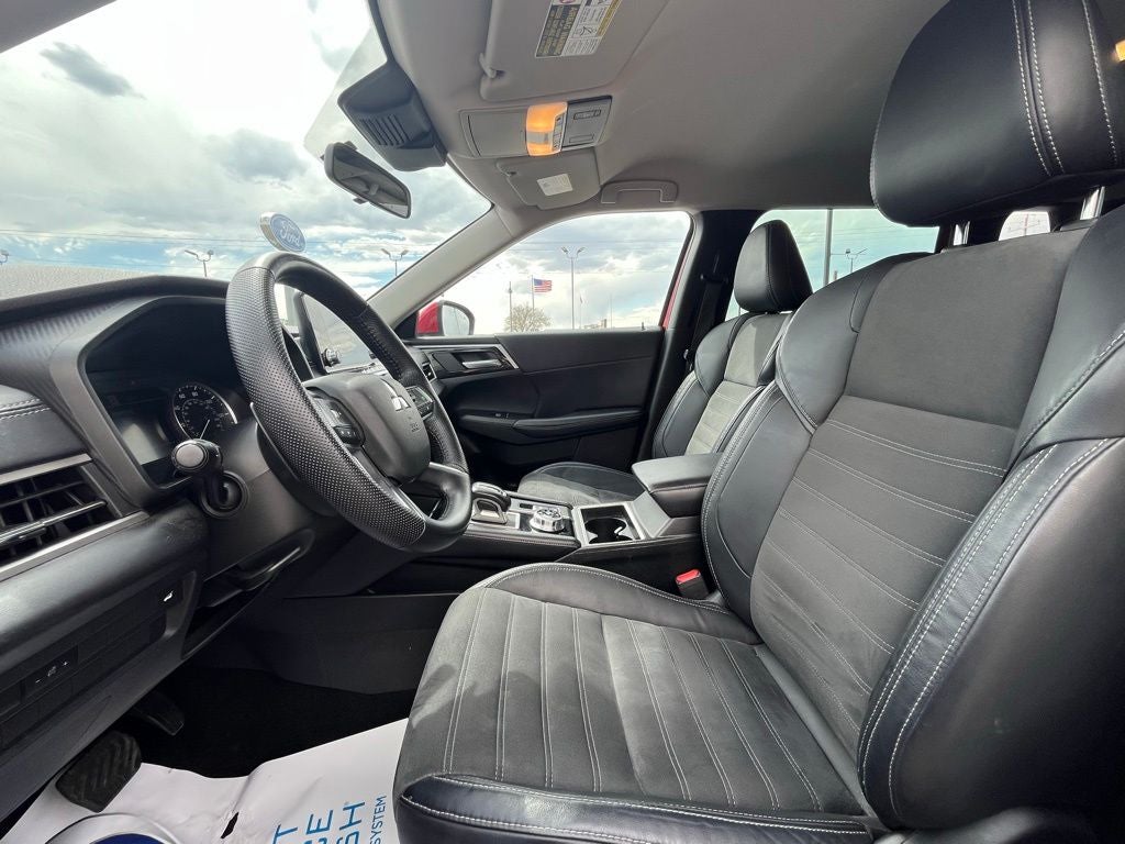 2023 Mitsubishi Outlander SE - Photo 14
