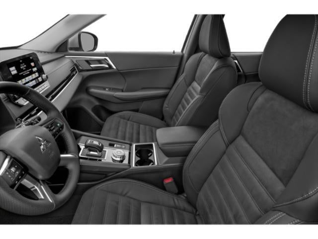 2023 Mitsubishi Outlander Base