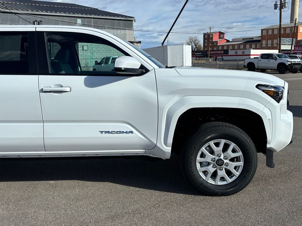 2025 Toyota Tacoma SR5 4X4