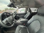2023 Toyota Highlander Hybrid Platinum