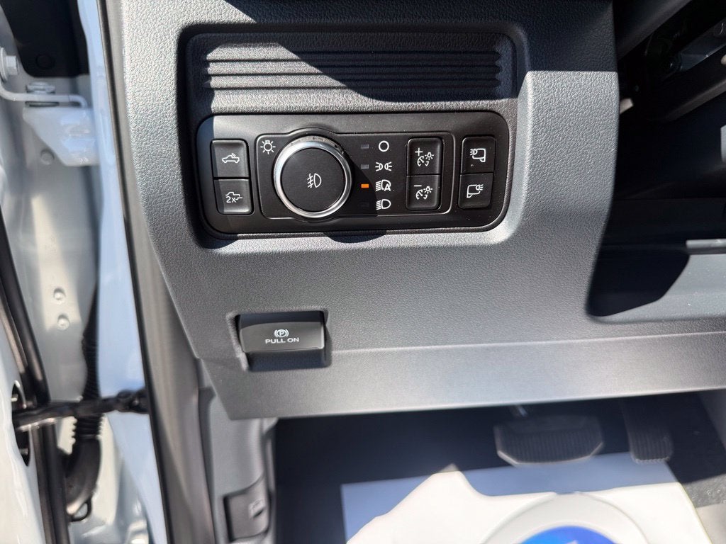 2027 Ford F-350SD Lariat