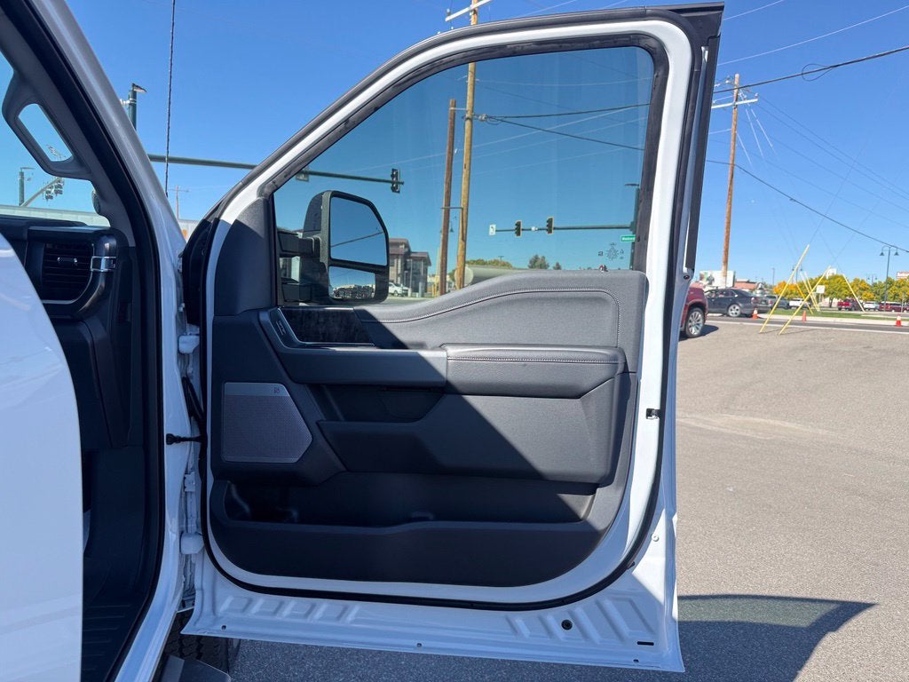 2027 Ford F-350SD Lariat
