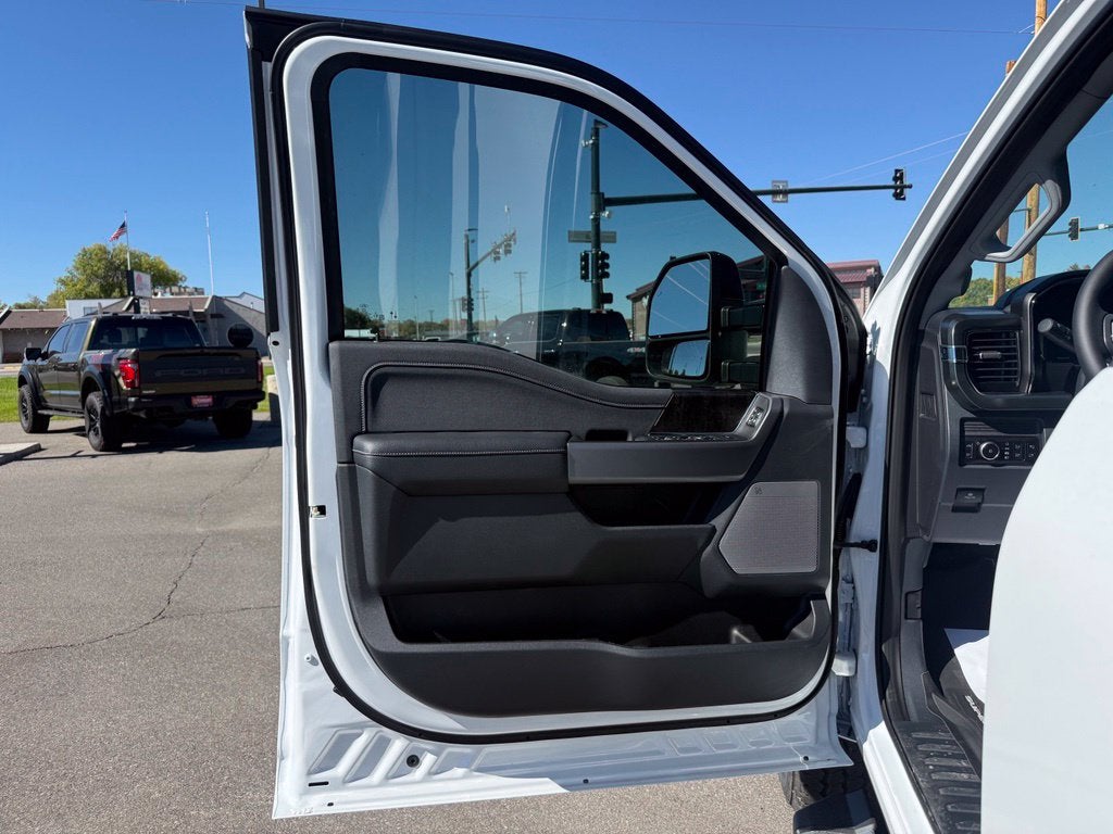 2027 Ford F-350SD Lariat