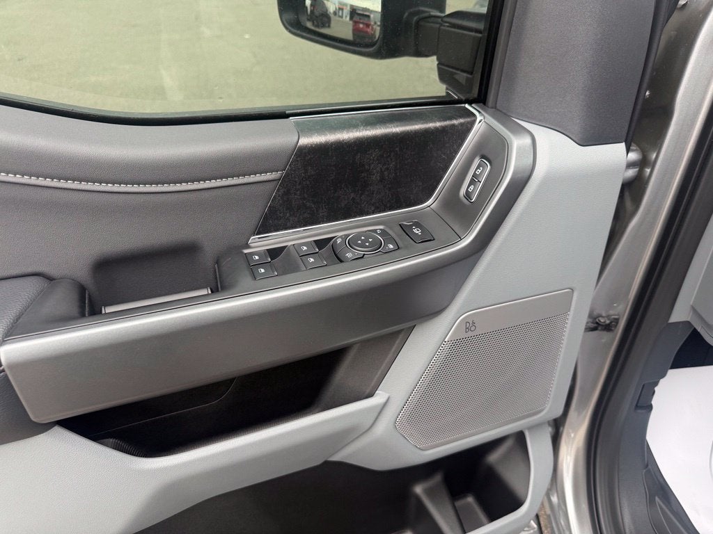 2027 Ford F-350SD XLT DRW