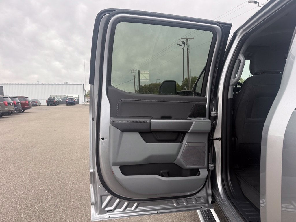 2027 Ford F-350SD XLT DRW