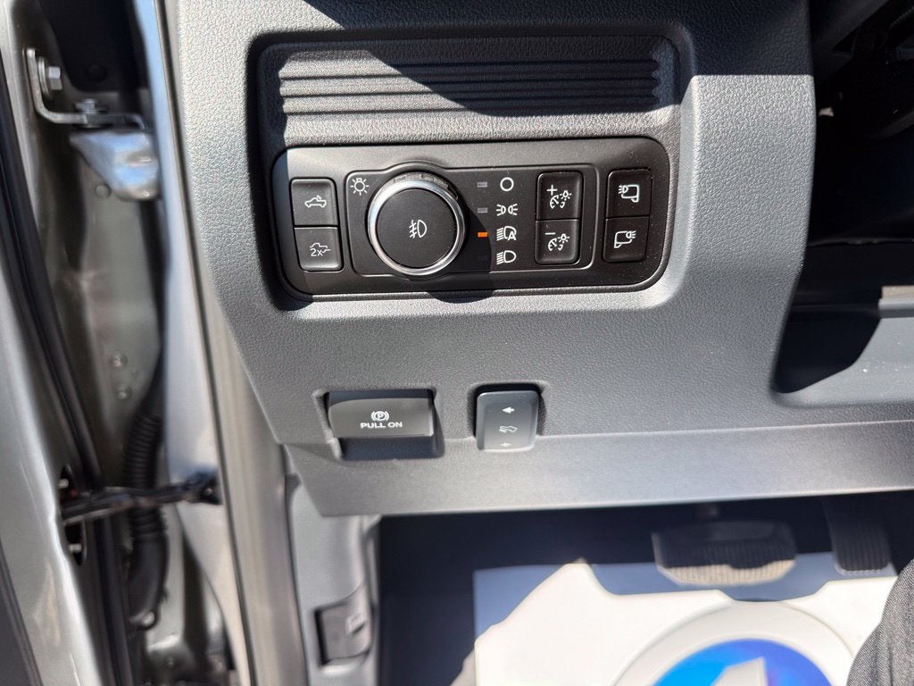 2027 Ford F-350SD Lariat DRW