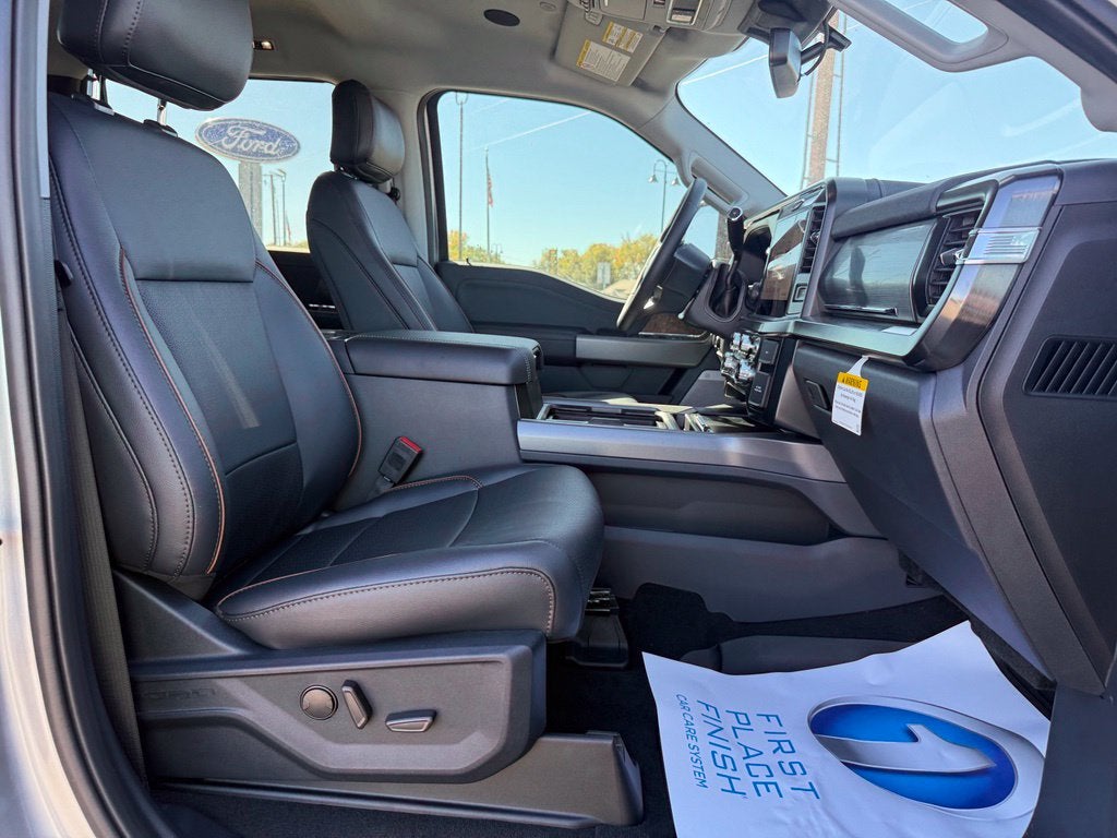 2027 Ford F-350SD Lariat DRW