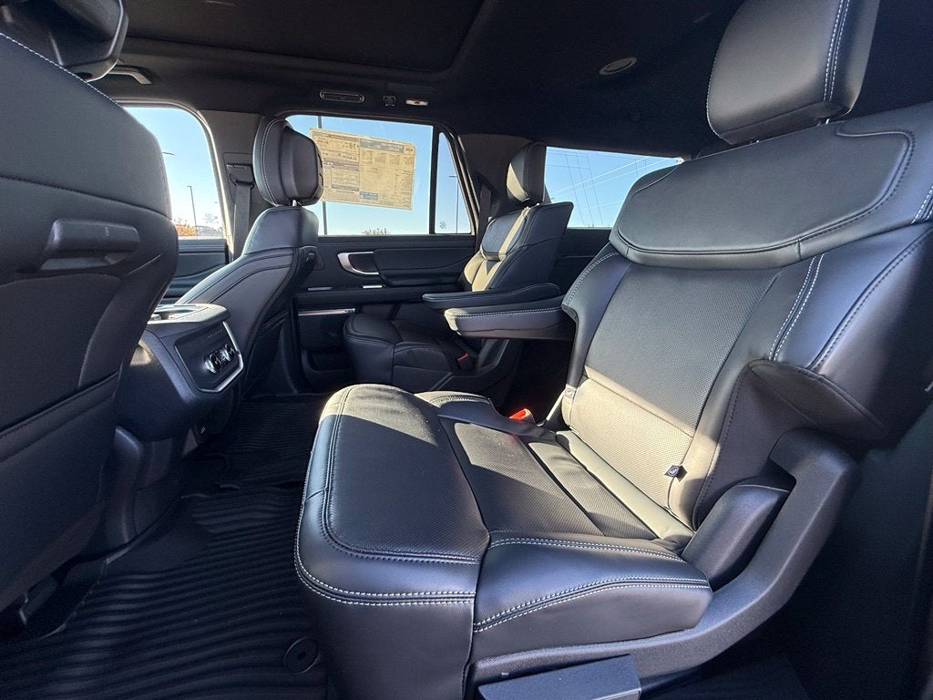 2027 Ford Expedition Max MAX Platinum