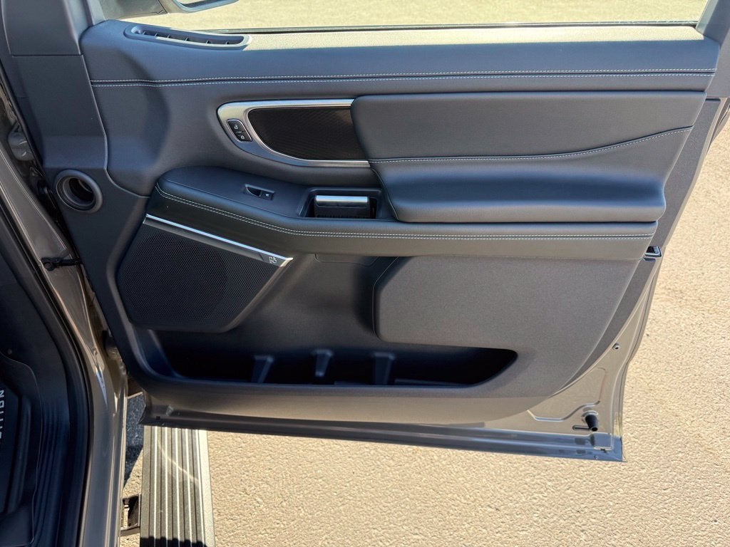 2027 Ford Expedition Max MAX Platinum