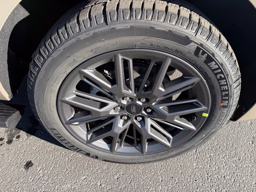 2027 Ford Expedition Max MAX Platinum