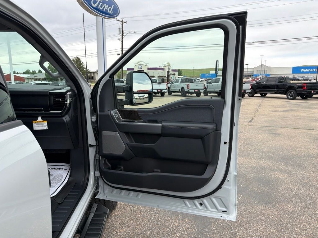 2026 Ford F-350SD Lariat Black Appearance Pkg.