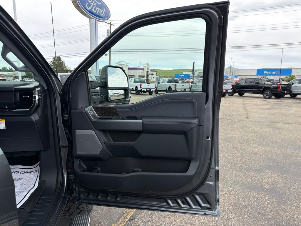2026 Ford F-350SD Lariat Tremor