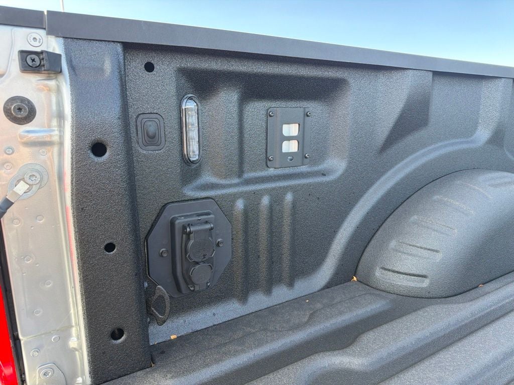 2027 Ford F-350SD Lariat Ultimate DRW