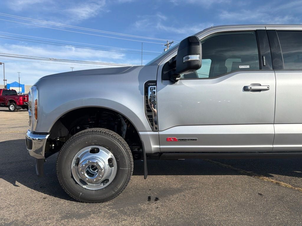 2027 Ford F-350SD Lariat Ultimate DRW