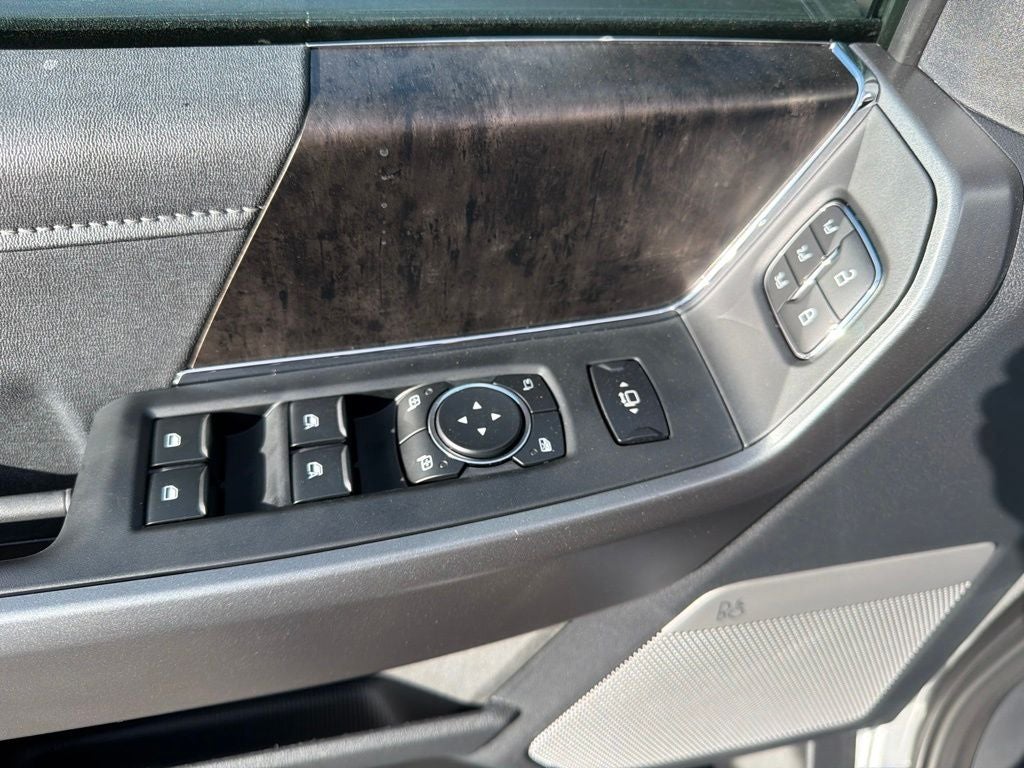 2027 Ford F-350SD Lariat Ultimate DRW