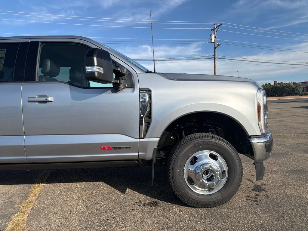 2027 Ford F-350SD Lariat Ultimate DRW