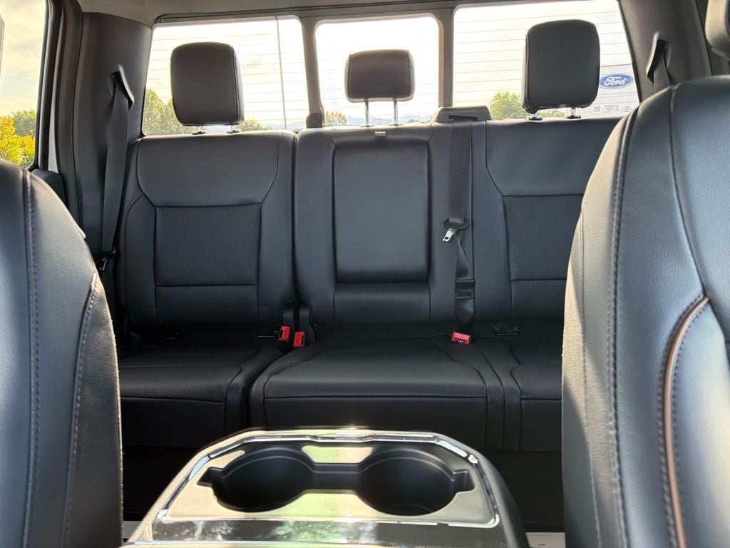 2027 Ford F-350SD Lariat Ultimate DRW