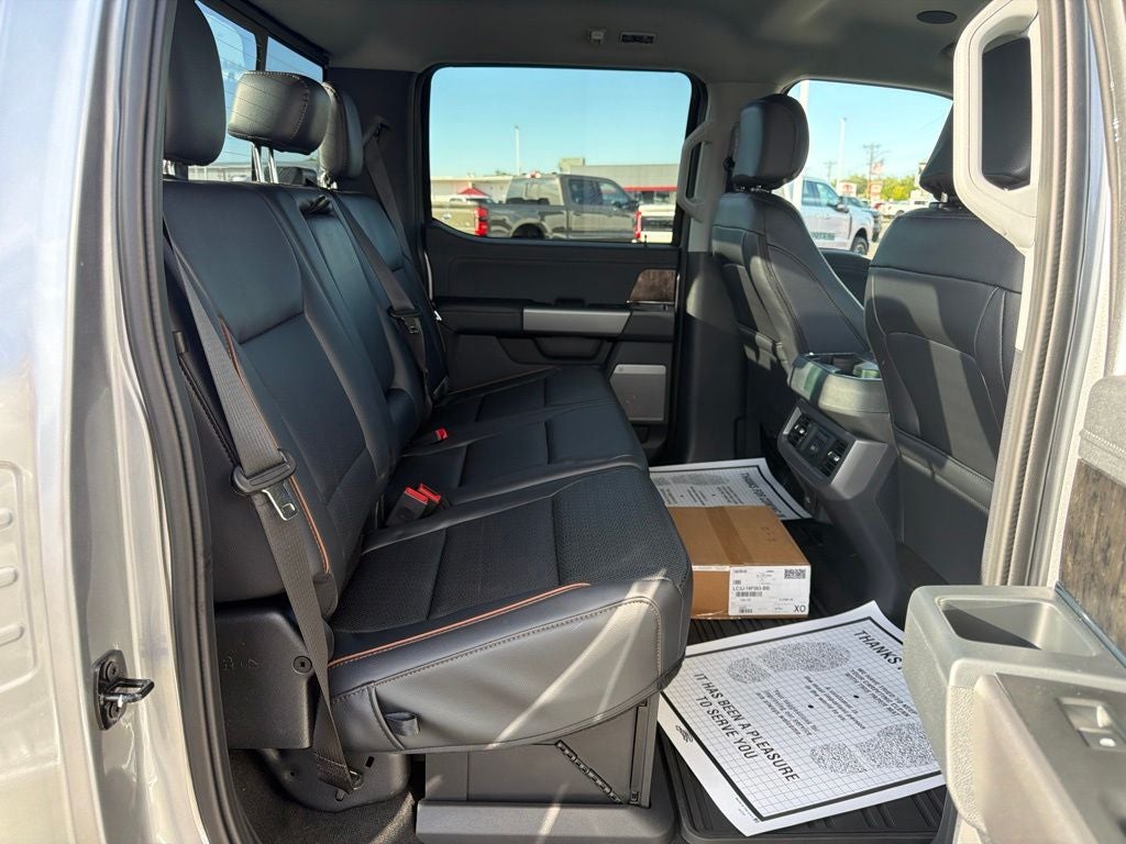 2027 Ford F-350SD Lariat Ultimate DRW