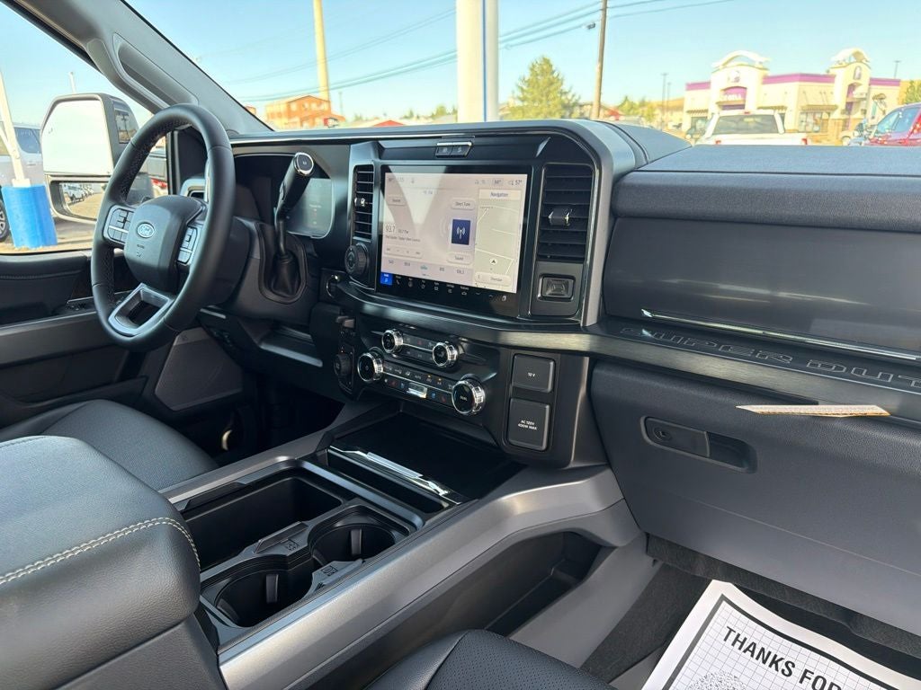 2027 Ford F-350SD Lariat Ultimate DRW