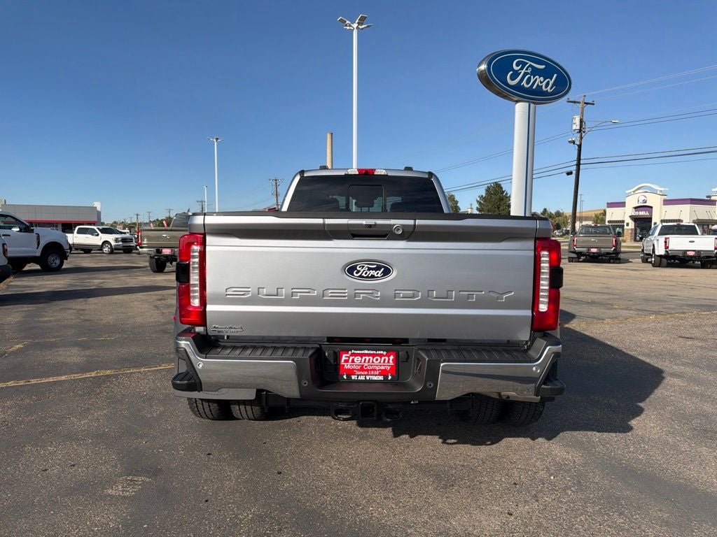 2027 Ford F-350SD Lariat Ultimate DRW