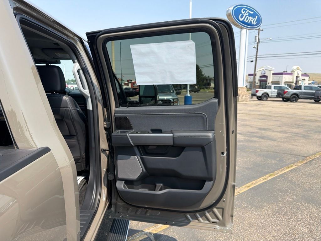 2026 Ford F-350SD Lariat DRW