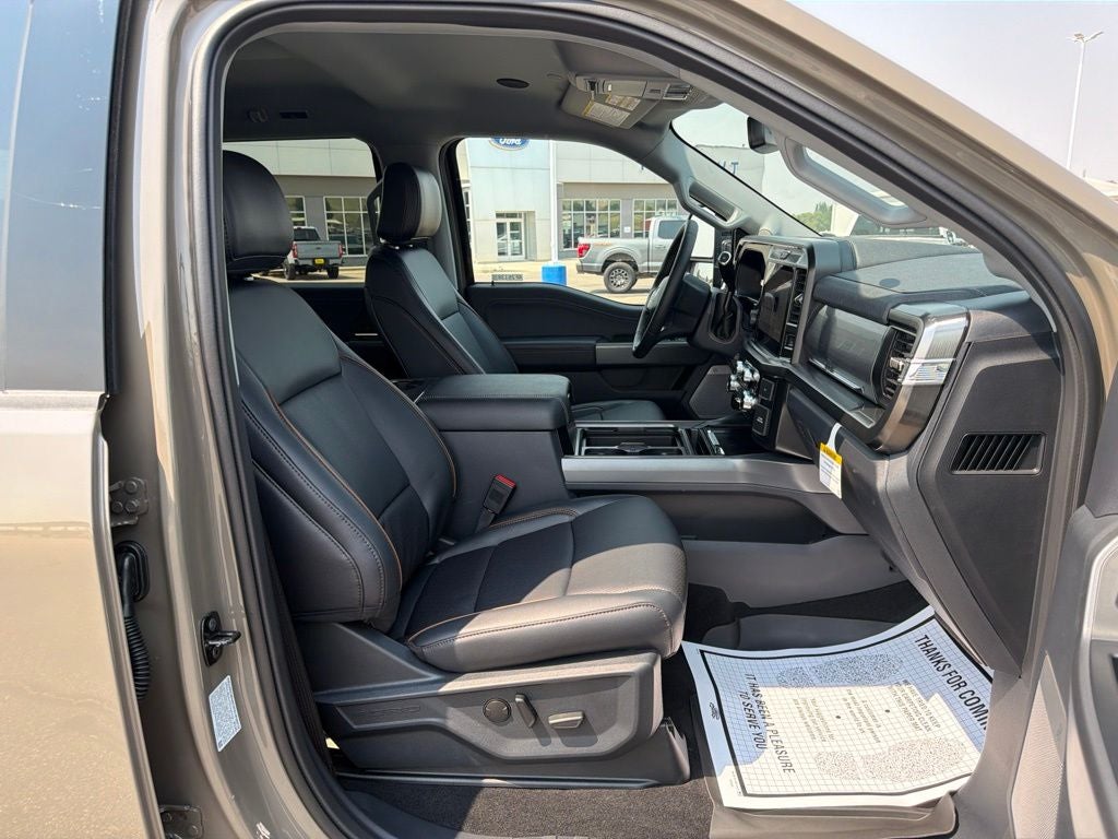 2026 Ford F-350SD Lariat DRW