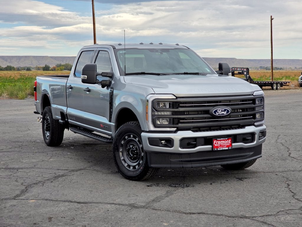 2027 Ford F-350SD XLT