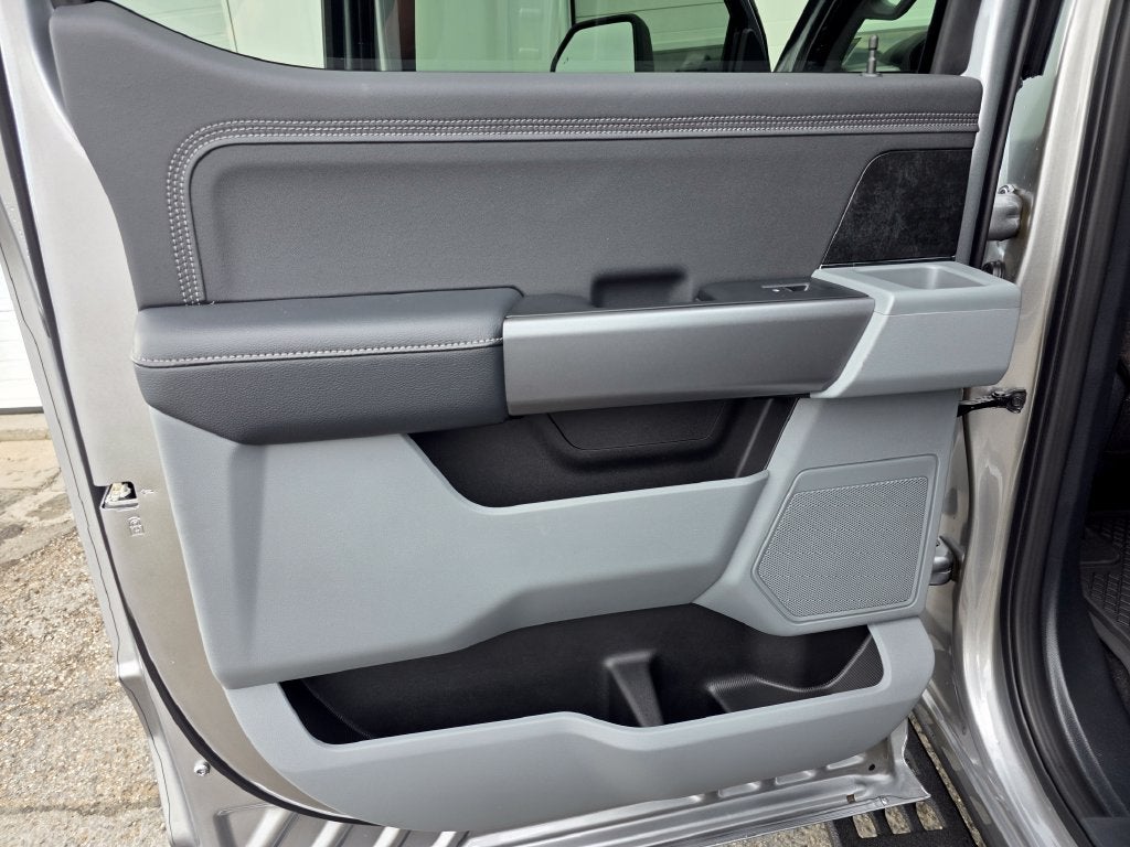 2027 Ford F-350SD XLT