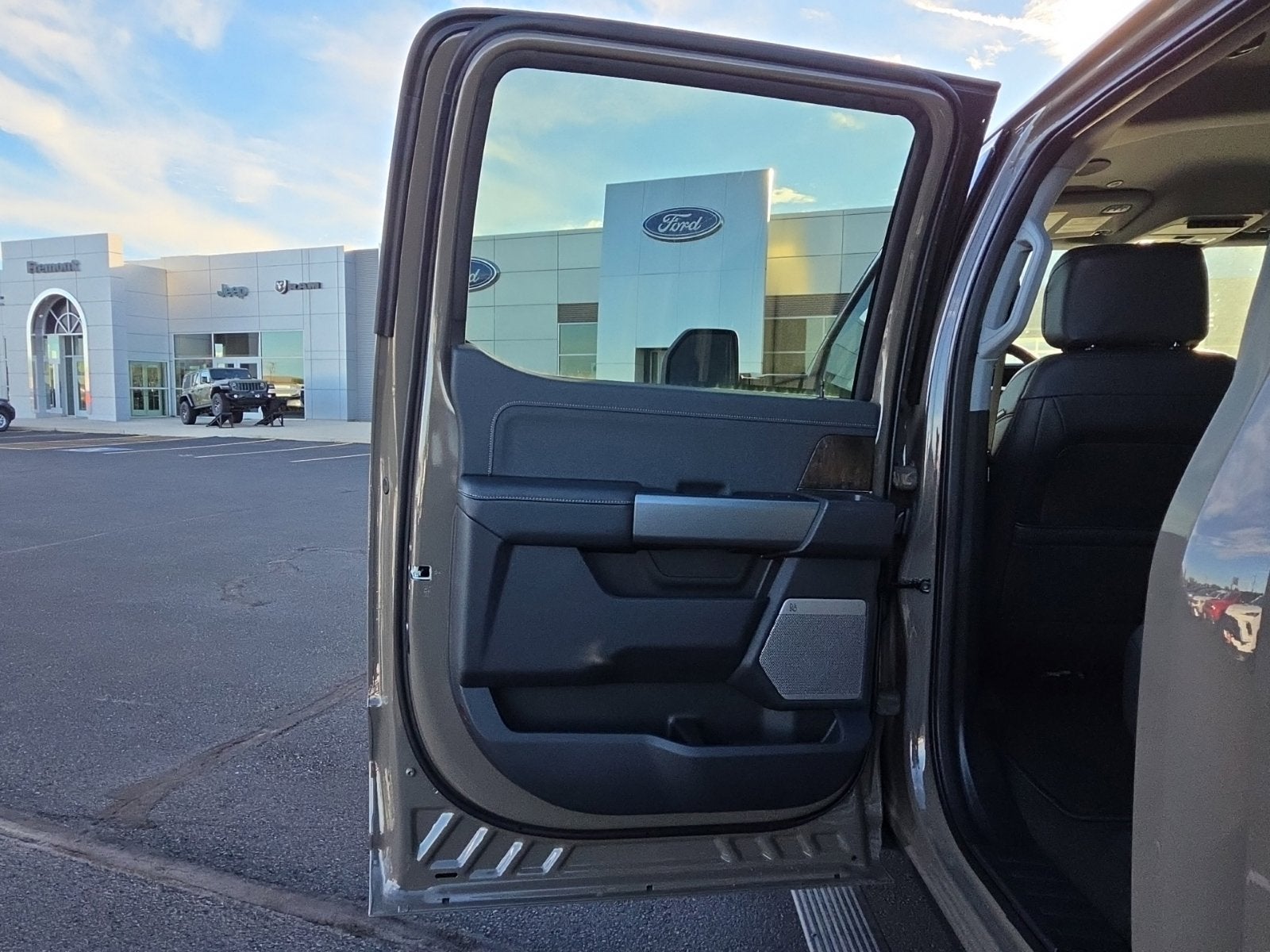 2027 Ford F-350SD Lariat Tremor