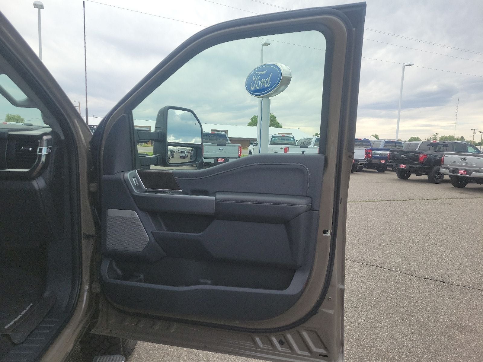 2026 Ford F-350SD Lariat Tremor