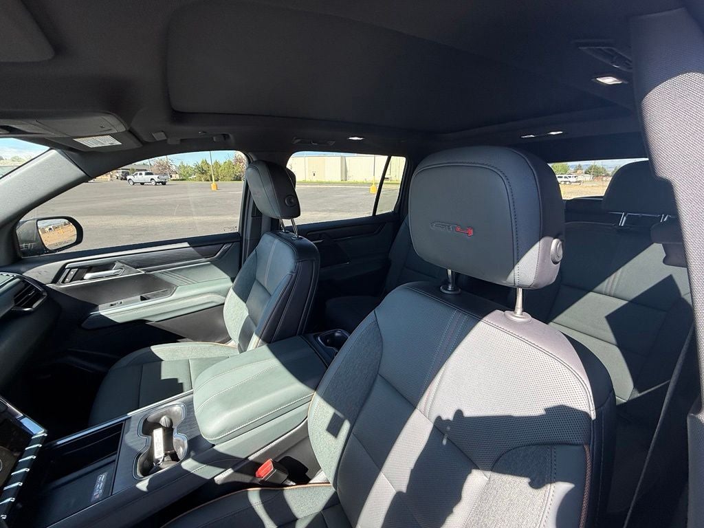 2025 GMC Acadia AT4