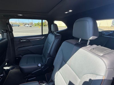 2025 GMC Acadia AT4
