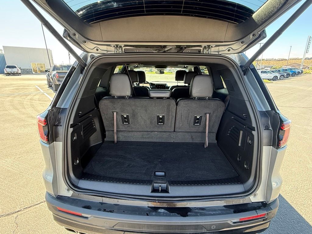 2025 GMC Acadia AT4