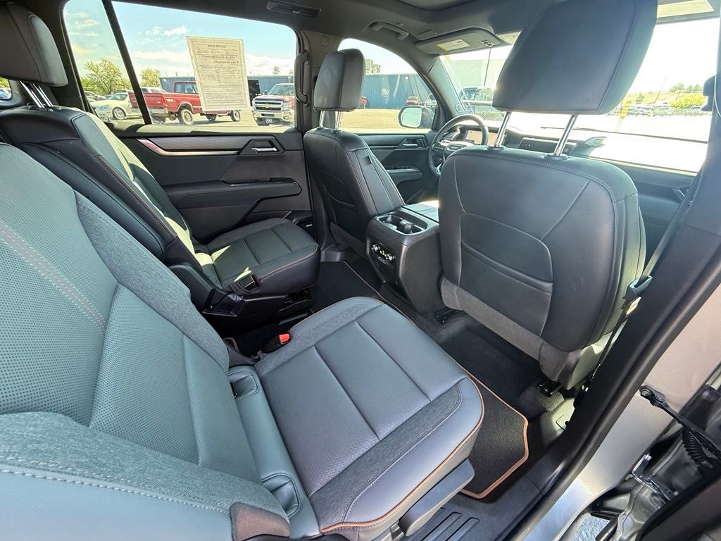 2025 GMC Acadia AT4