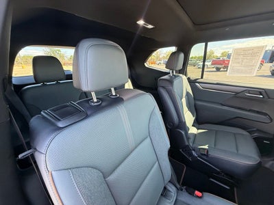 2025 GMC Acadia AT4