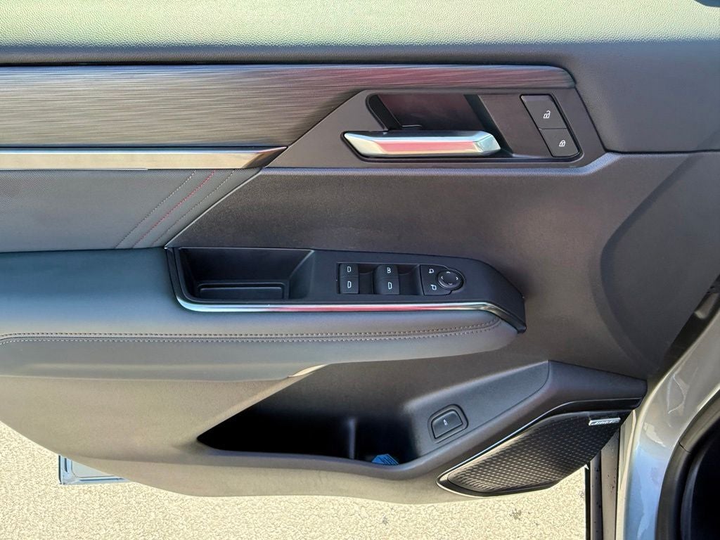 2025 GMC Acadia AT4